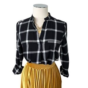 New OLD NAVY Plaid Cotton Shirt Long Sleeve Collarless Black White Sz S